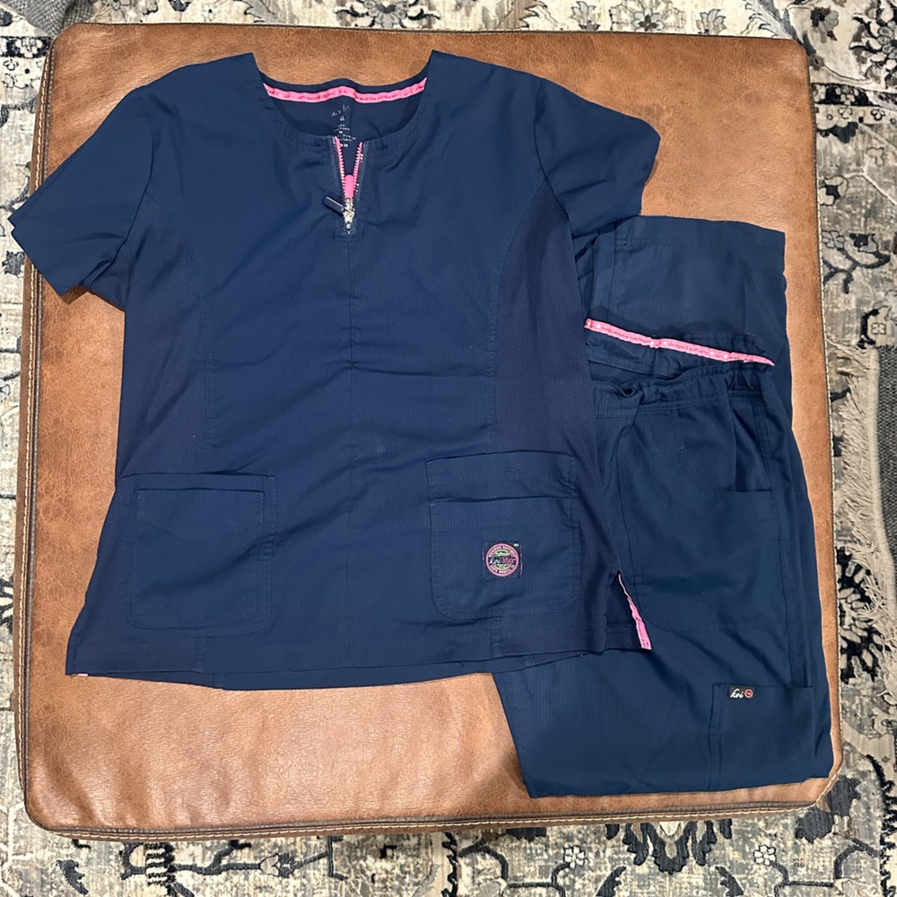 XL Tall Navy Women’s Koi Lite Scrub Set